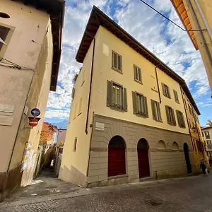 https://casa-anna-lovere.it-lombardy.com